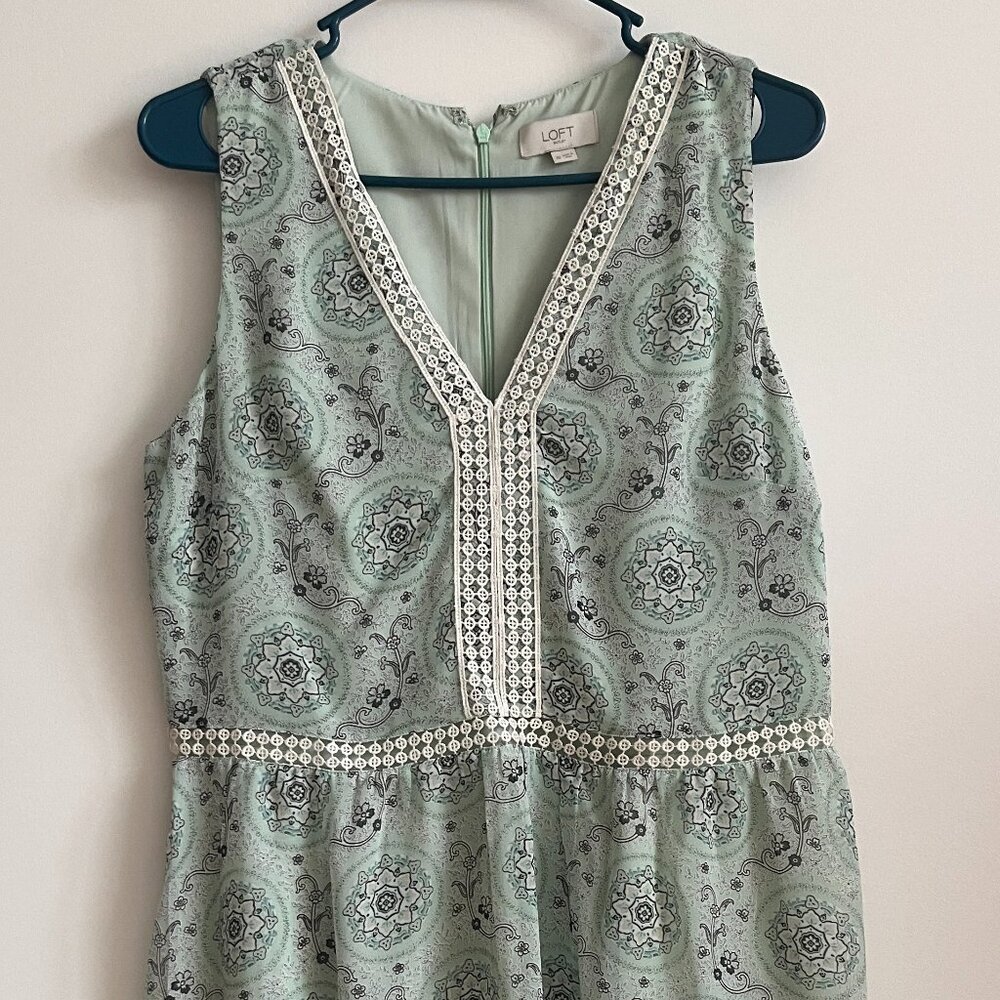 Ann Taylor LOFT Mint Green Floral Medallion Print Dress Size 10